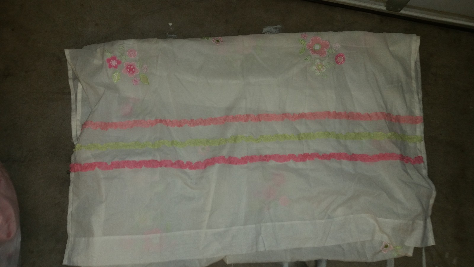 Pottery Barn Kids «Ribbon & Applique Flowers» Drapery Panel 44″ X 96″