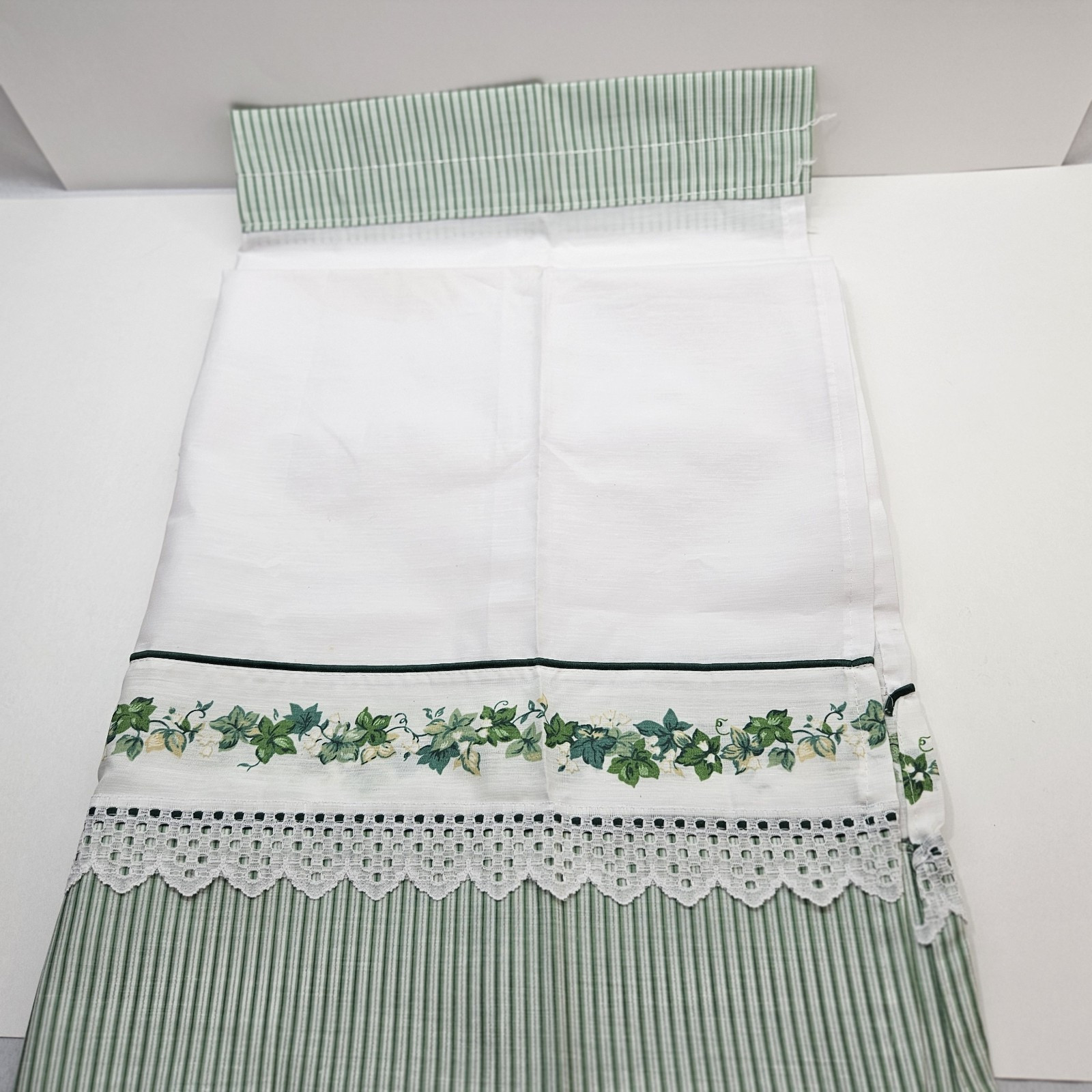 Vintage 5-Piece Curtains Green Ivy 2 Tiers 24″ L, 2 Tiers 36″ L, 1 Valance USA
