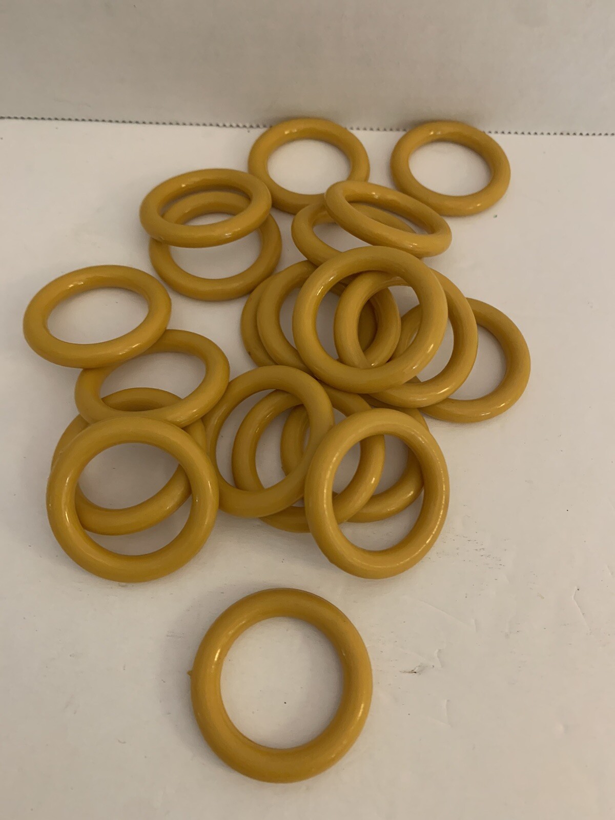 Vintage 20 Yellow Plastic CAFE CURTAIN RINGS Kitchen For 1″ Rods