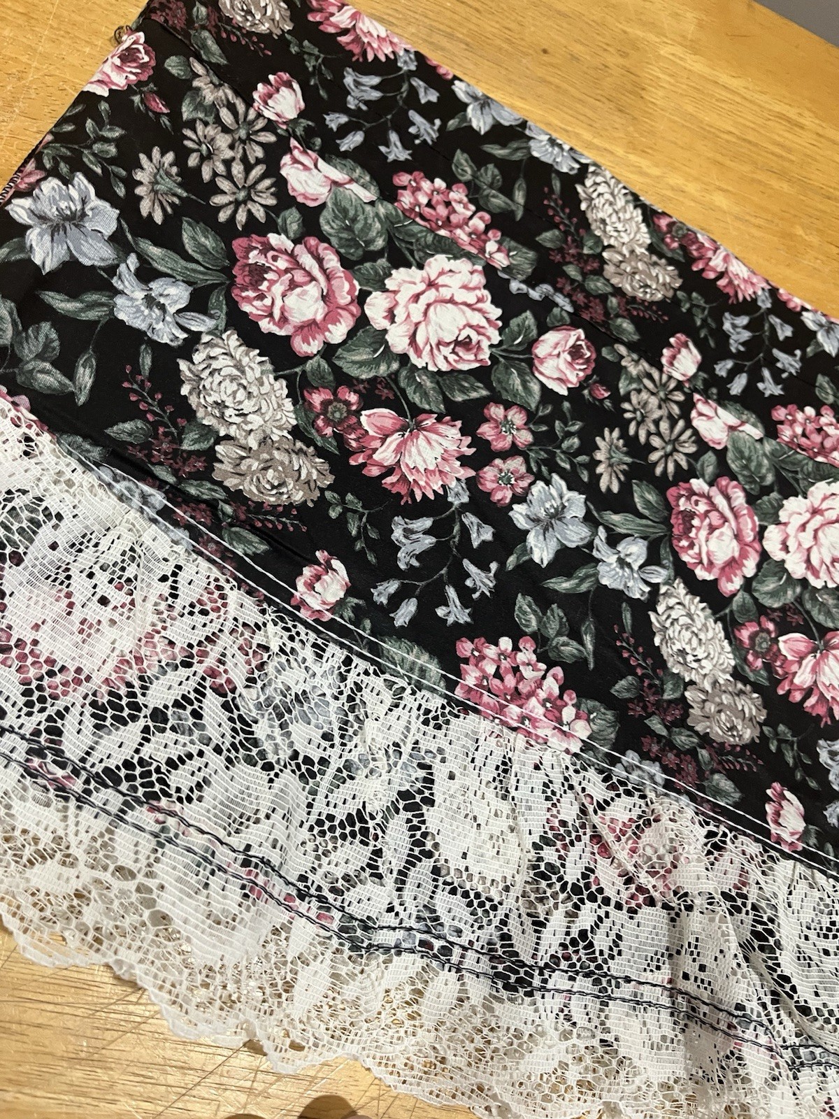 Vtg Rose Pink Black Lace Valance 58×16” Cottage Country Garden