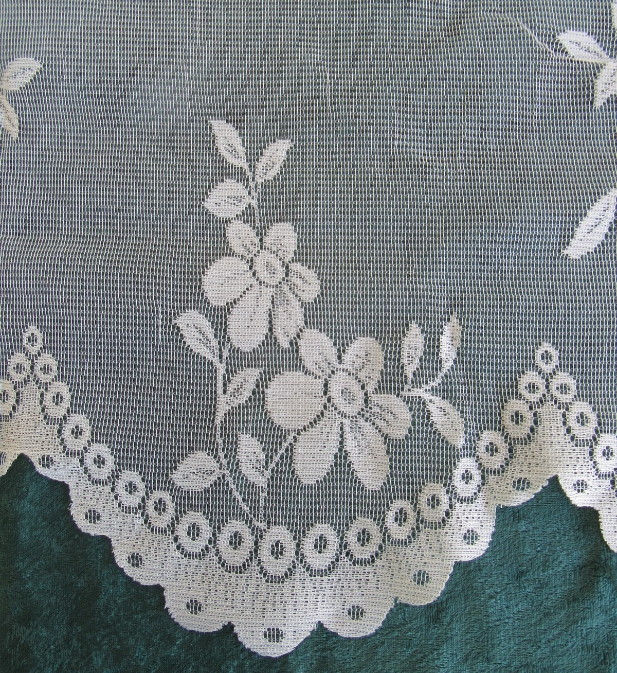 PAIR WHITE FLORAL LACE WINDOW VALANCE CURTAINS 52″ X 14 1/2″