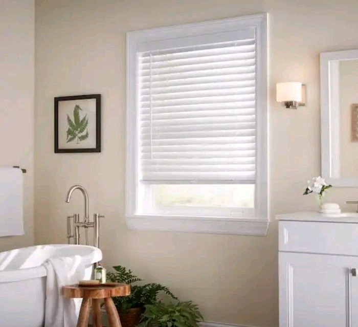 2″ Cordless Faux Wood Blinds 33 1/2″W X 84″L White