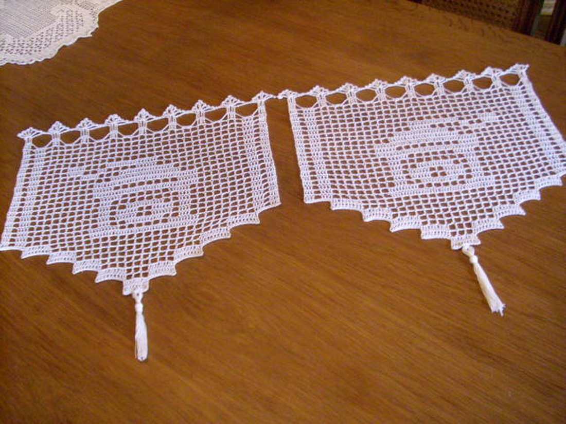 2 x crochet curtains in white, old coffee grinder * handmade * crochet curtains 34 x 30