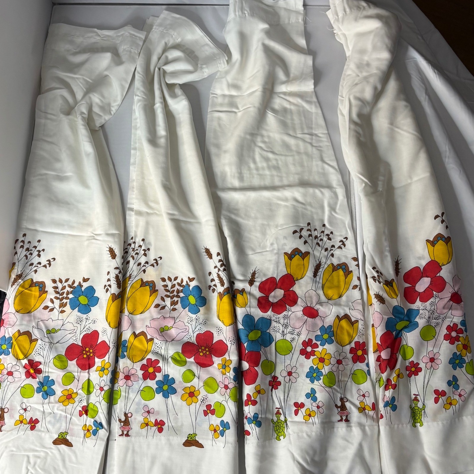 Fashion Manor JCPenney Vintage Floral Curtain Panel Colorful Flowers Mice 1970s