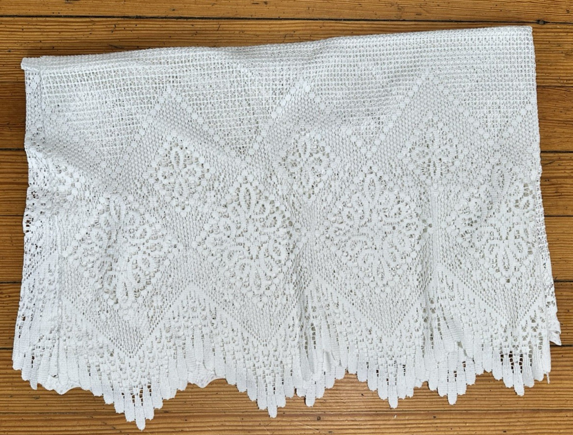 Unbranded White Lace Floral Curtain Panel W. 34in L. 68in