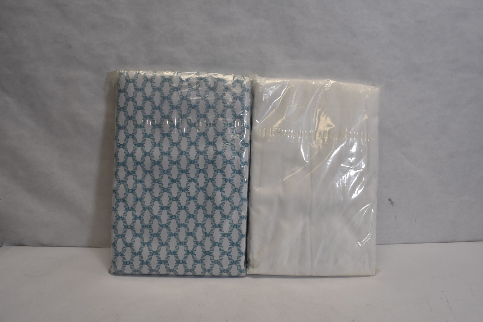 Deconovo Mix & Match Set Tulle White Sheer Teal Moroccan Print 52″ x 63″ 2 Panel