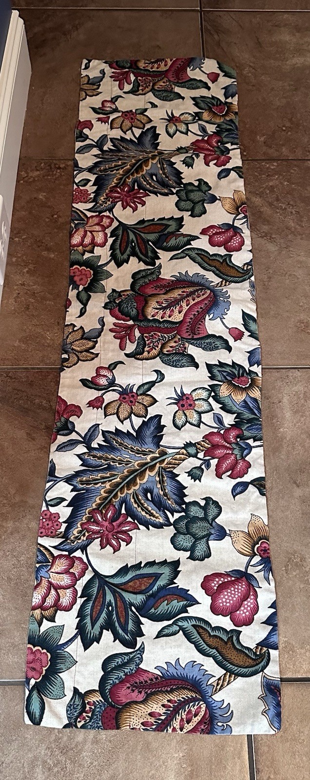 Vintage 1980’s Custom Linen Traditional Jacobean Floral Valance 12 1/4 X 50