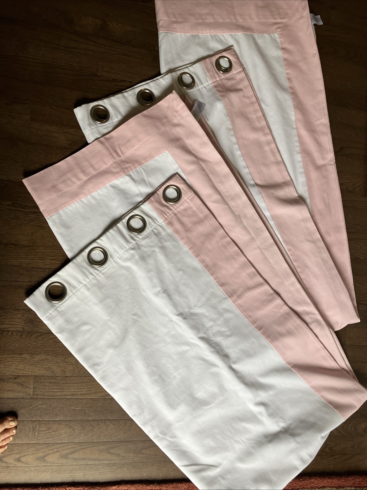 Pottery Barn Kids Color Pink Bordered Grommet Blackout Curtain 2 Panels 84″