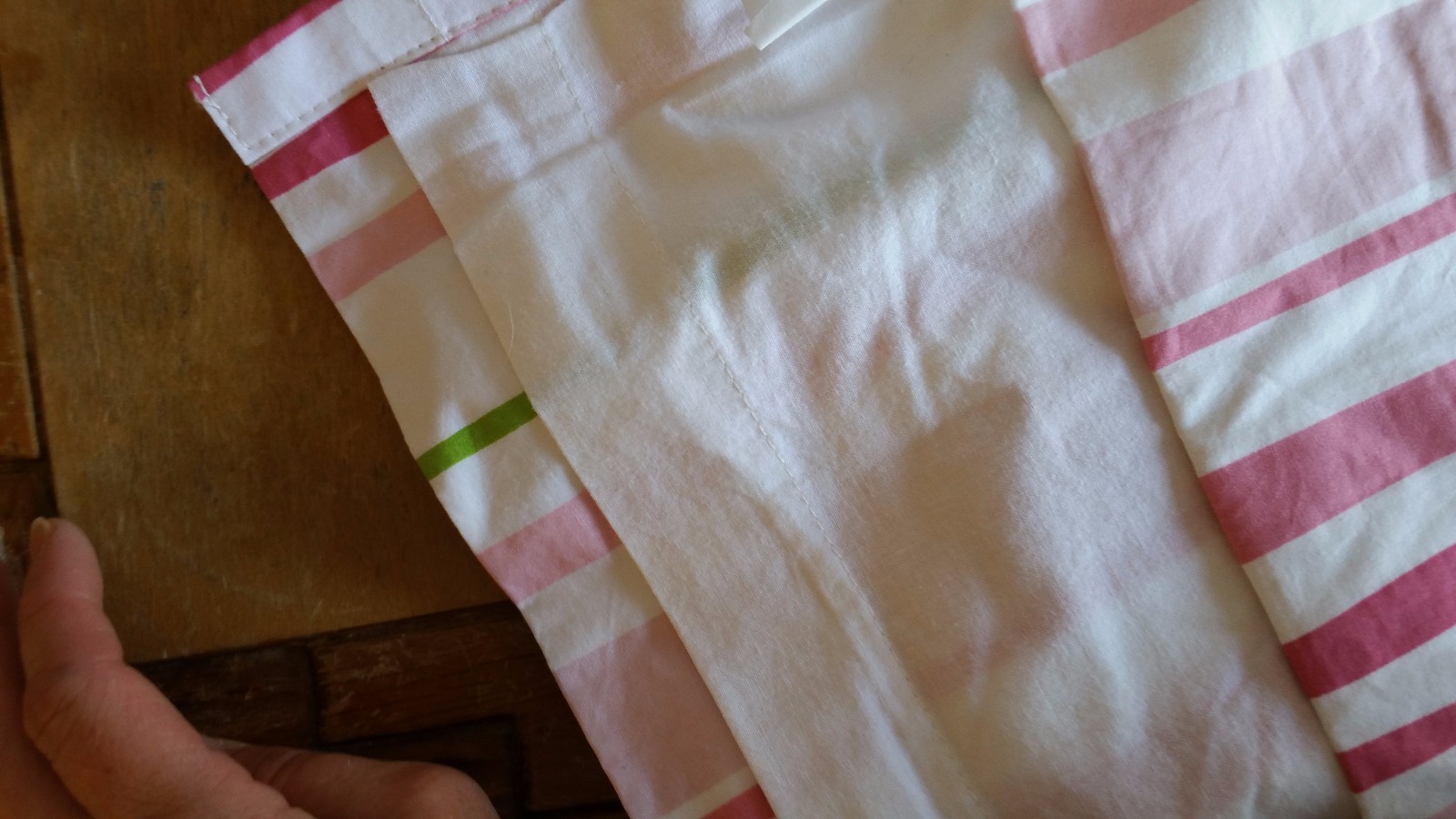 Land of Nod «Pink & Green Stripes» Lined Drapery Panel 44″ X 82″ – 1 Panel