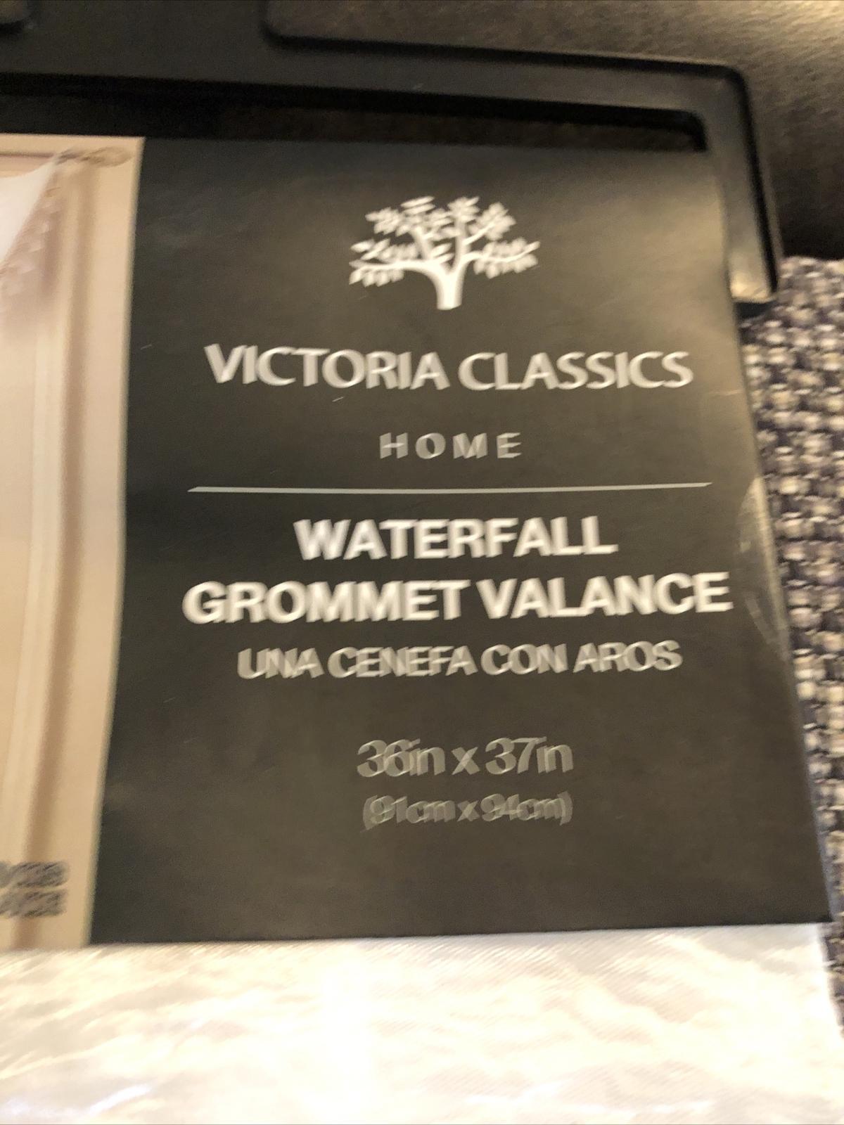 NEW Victoria Classics White Waterfall Taffeta Grommet Valance Fringed gold 36×37