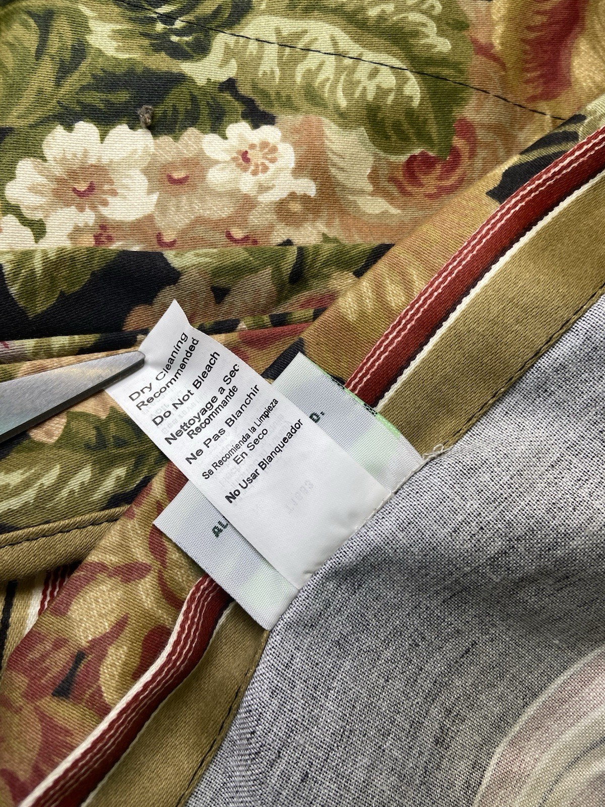 EUC Lot of 4 Waverly Valance Black Floral Stripe Traditional Elegant 74.5 x 16