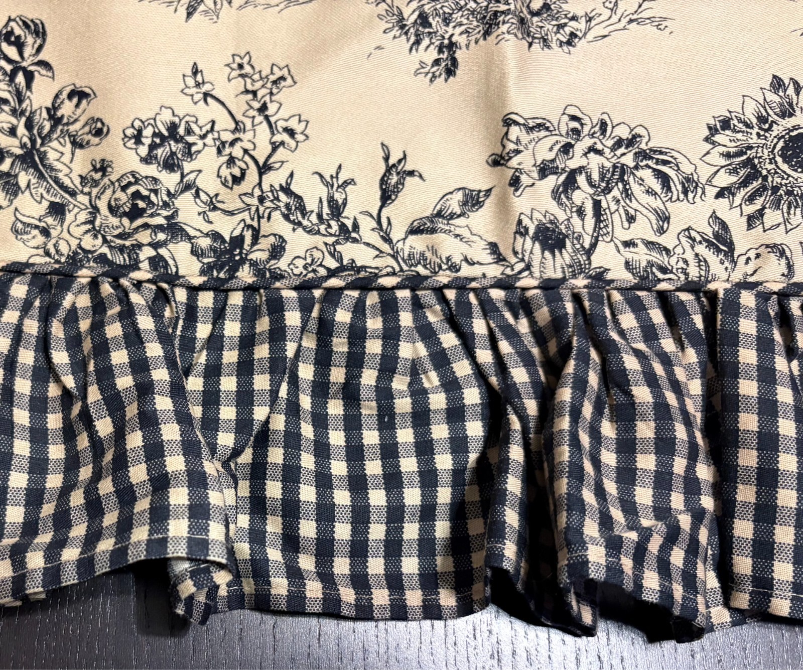 JC Penny Home Collection 1 Valance French Toile & Gingham 78″ x 17.5″ Tan Black