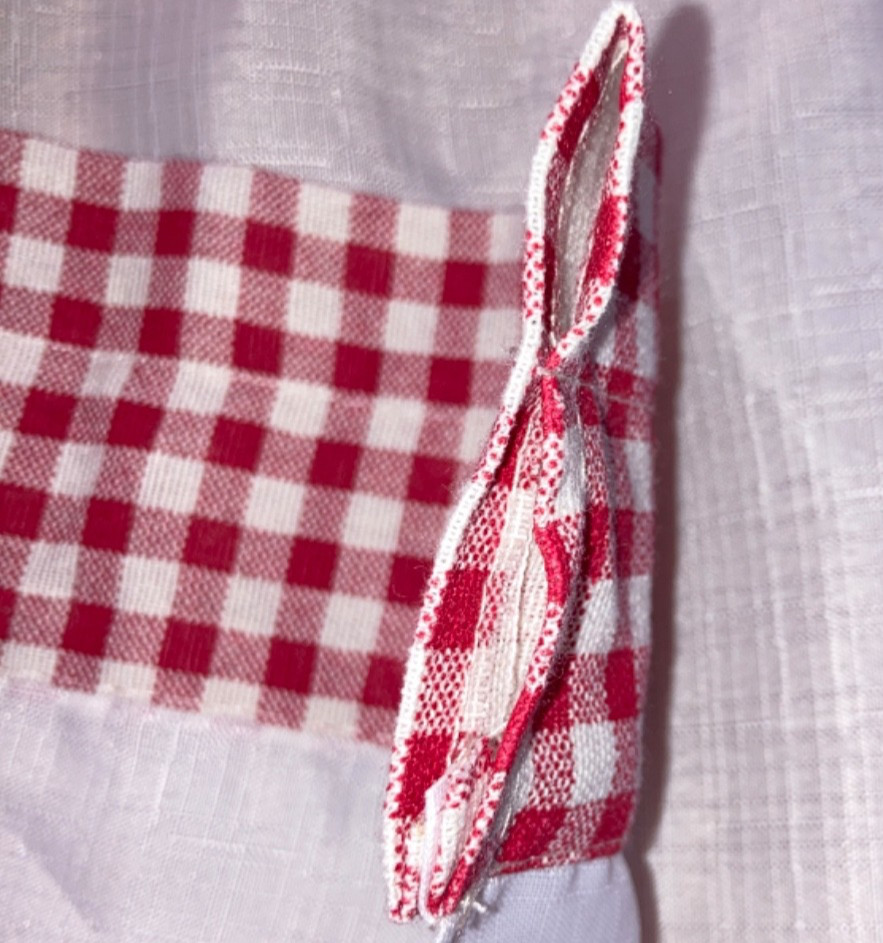 Farmhouse White Red Gingham Embroidered Heart Valance Set 26″ L X 28″ W