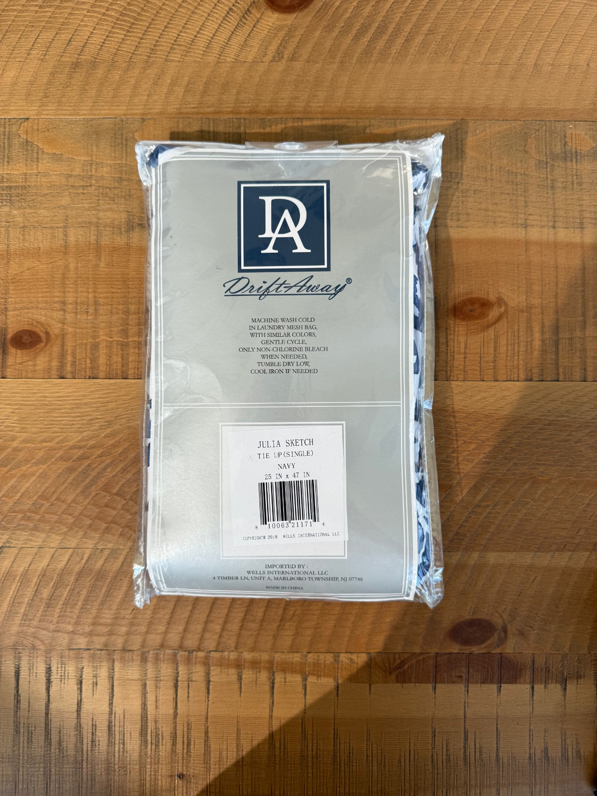 DriftAway Julia Sketch Blackout Window tie up 25″ x 47″, new in bag