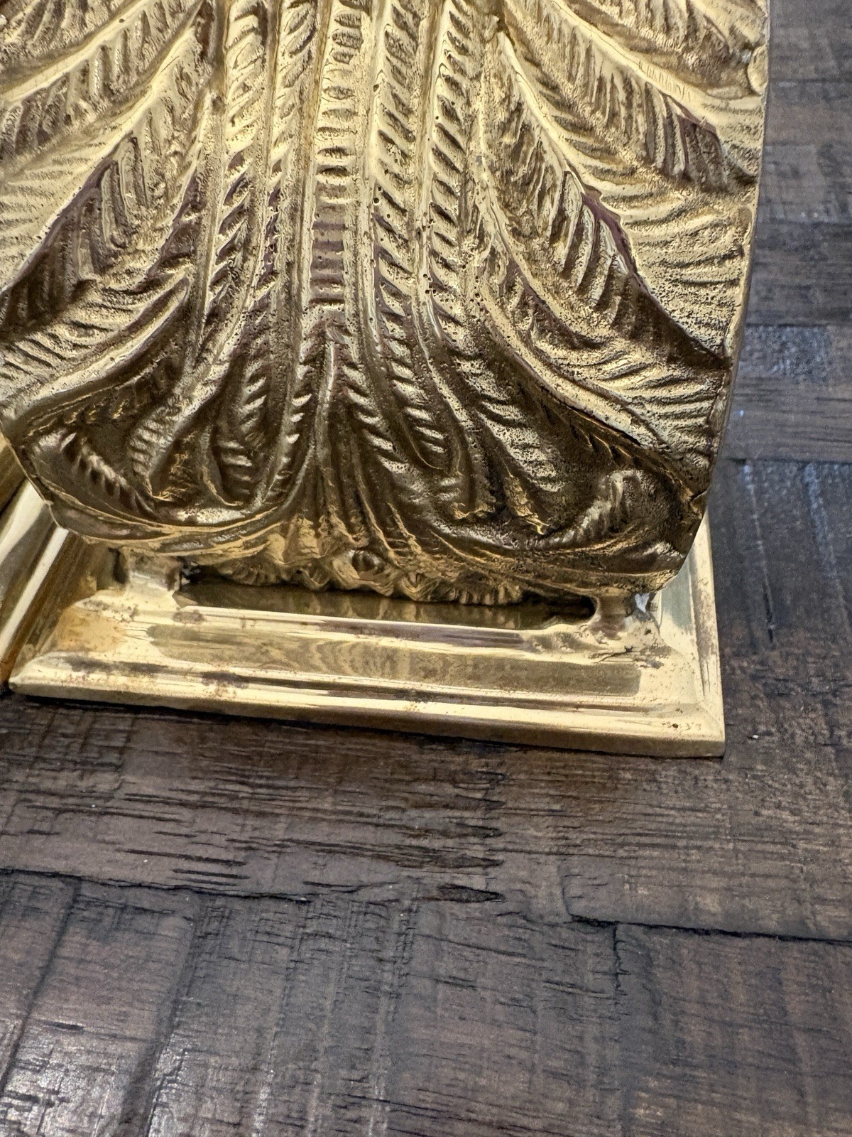 Vintage Mid-Century Ornate Brass Wall Mount Drapery Curtain Corbel Bookend