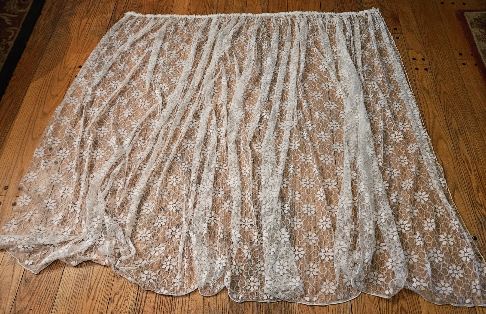 Vtg White Sheer Floral Lace Pattern Pair of Curtain Panels 68″W*x63″L Plastic Cl