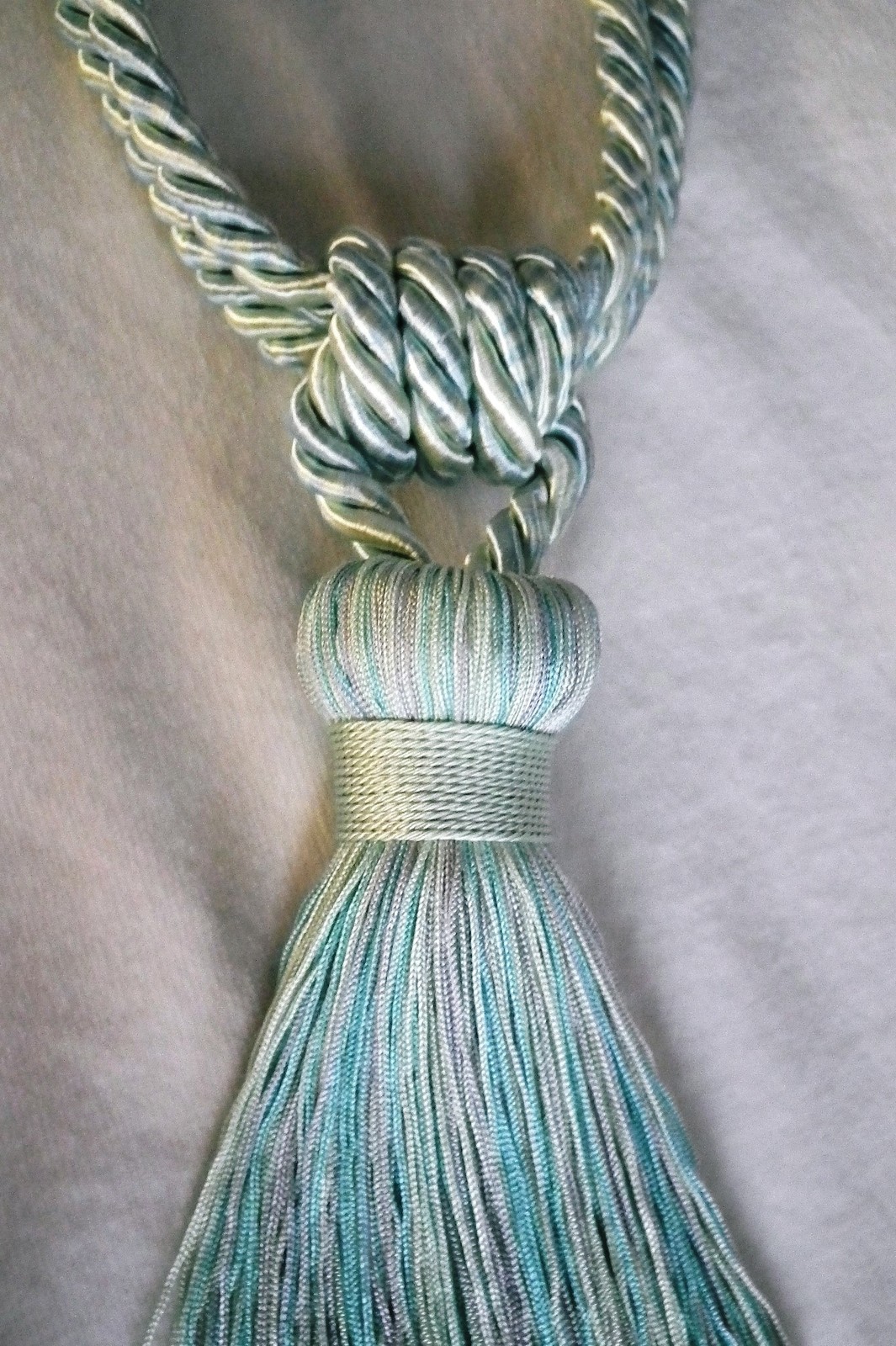 2 TASSELS/Tiebacks «DAHLIA»-HANDMADE in GERMANY-in many colors and variants