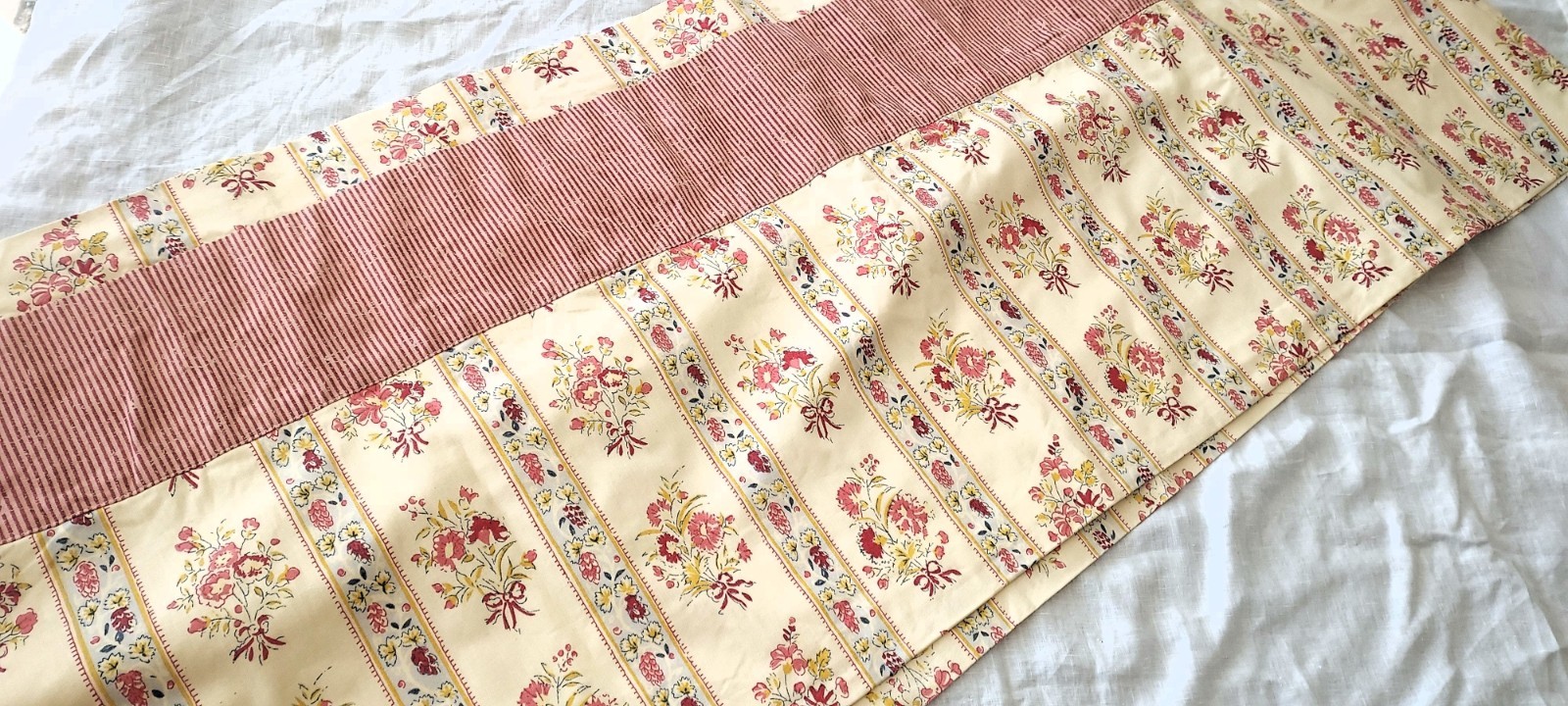 Valence curtain yellow red French country Provence cottage pocket rod 102″ x 19″