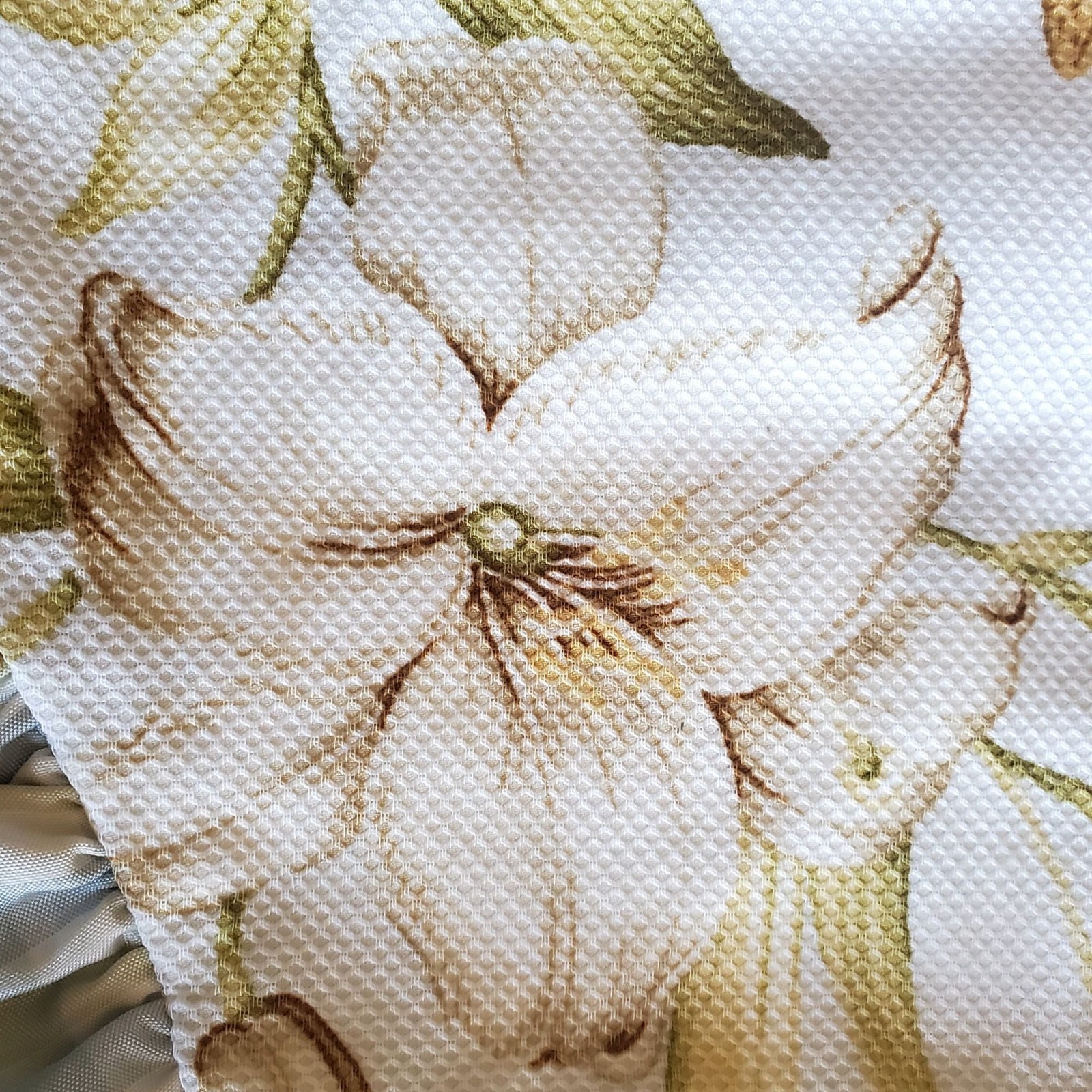 Vtg Williamsburg Valance 68Lx22″ White, Creamy Yellow Floral Cotton Plaid Ruffle