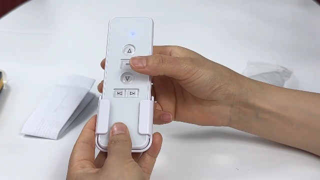 2-Channel RF433.92 Remote Control Transmitter for Roller Shades & Blinds