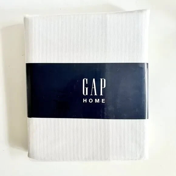 Gap Home Organic Cotton Window Curtain pair 48×84 sheer dobby dyed white