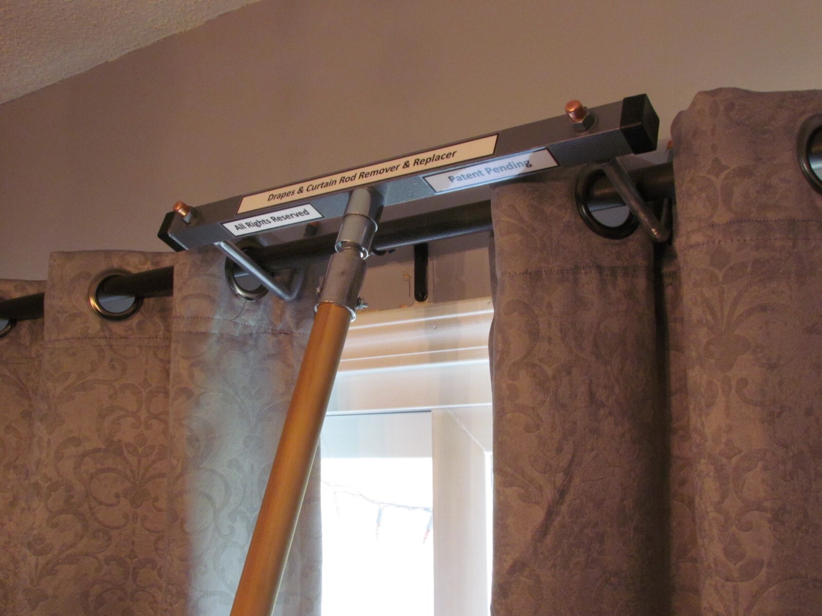 DRAPE & CURTAIN ROD REMOVER & REPLACER – FITS ALL STANDARD POLES OR EXTENSION H