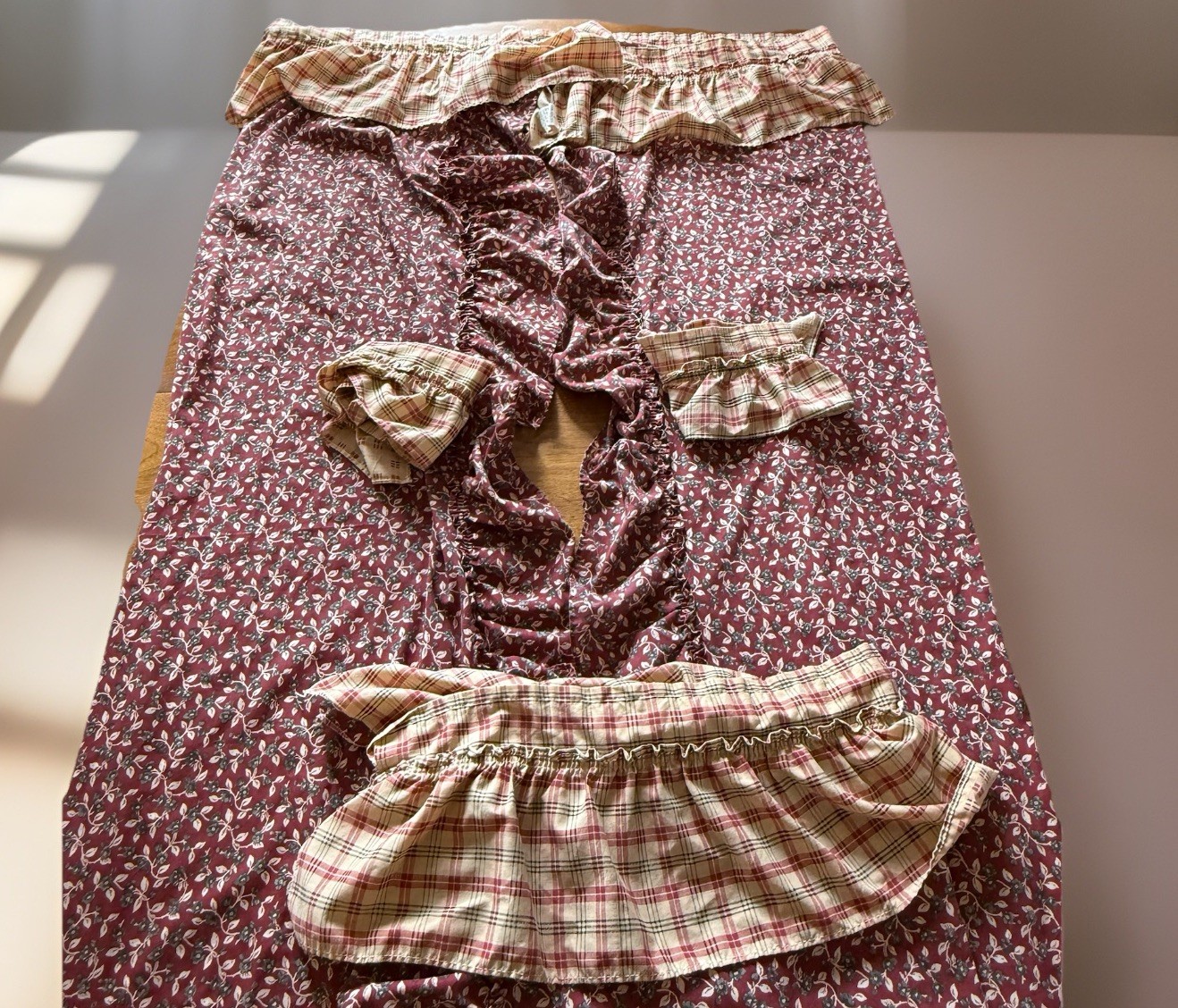 Vtg SET 3 Ruffled Priscilla Curtains & Tieback Grey Floral Tattersall Plaid 78”L
