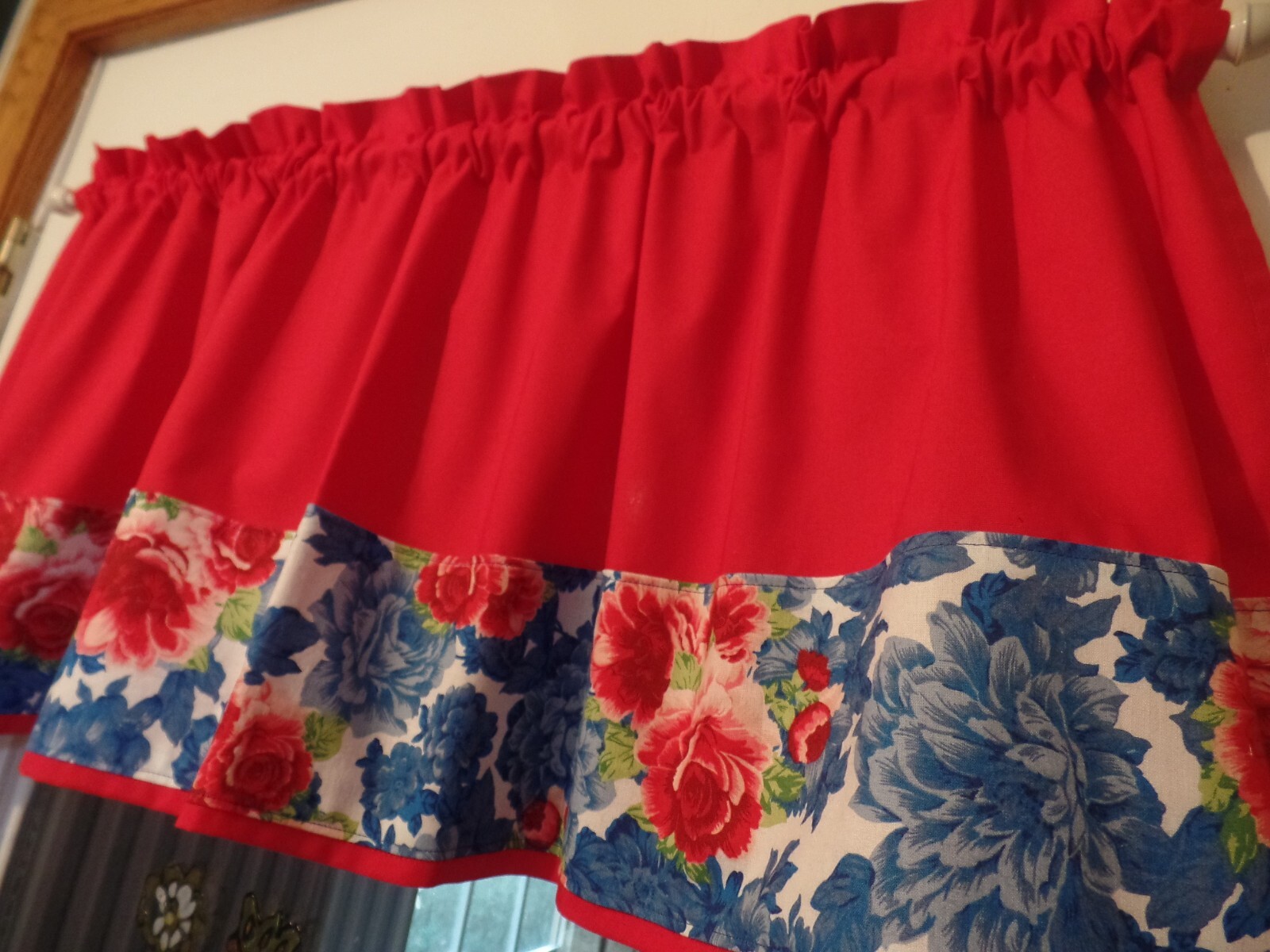 Pioneer Woman Handmade Window Valance, Red Kona Fabric, Blue Heritage, 42 x 16