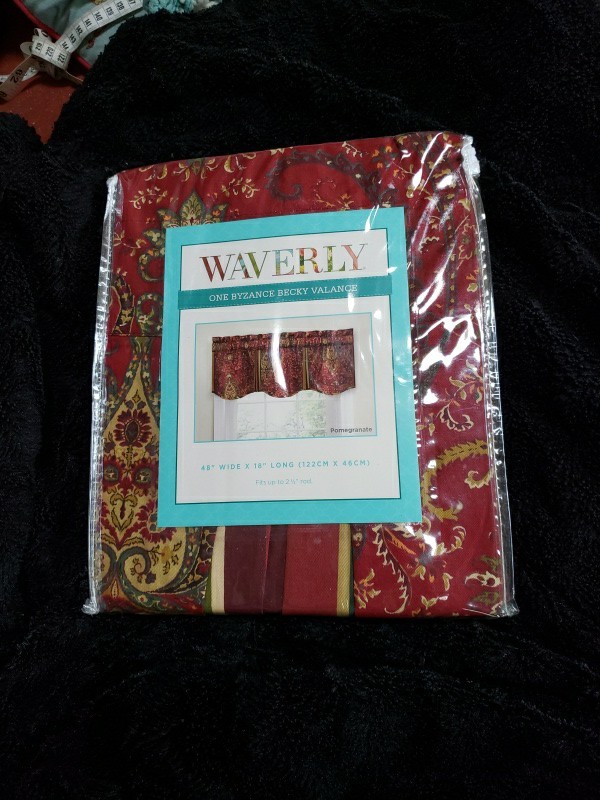Waverly Window Valance Byzance Becky 48” W x 18″ L Pomegranate Paisley NEW