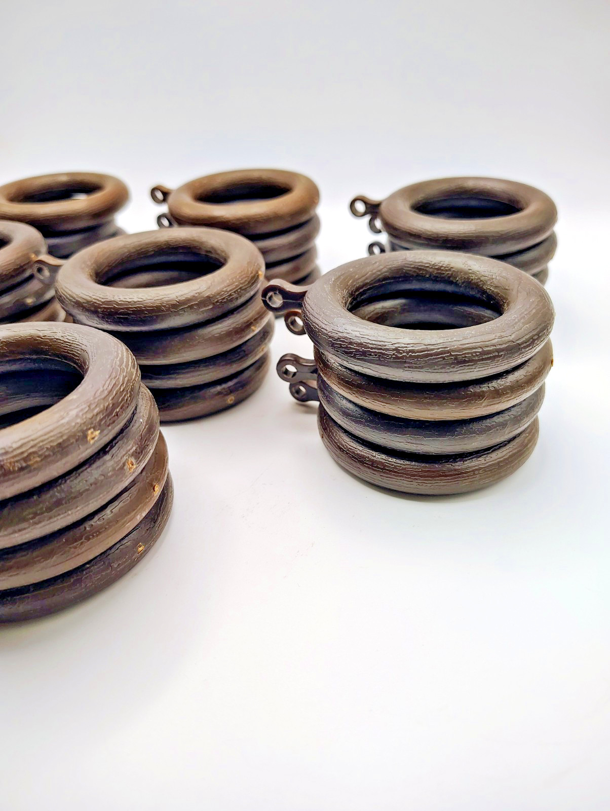 Lot of 28 Vintage Faux Wood Plastic Drapery Curtain Rings 1.75 » inside 2.5″ out