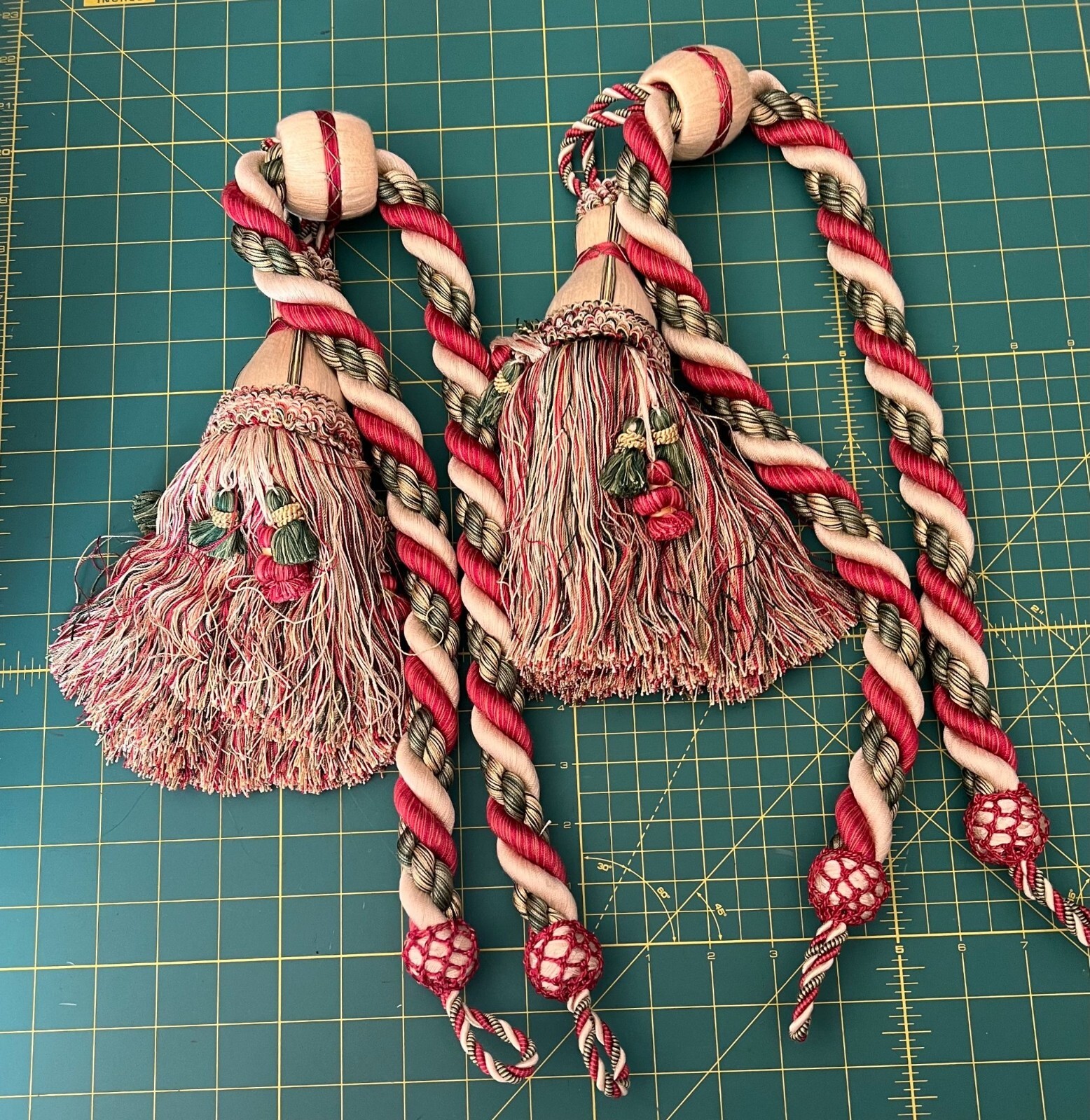 Curtain Tie-Back Tassels Set of Two ROBERT ALLEN Designer Sashiel Aurora France