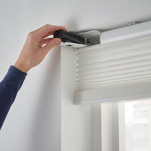 IKEA PRAKTLYSING Smart Cellular Blind 27×76¾» Wireless Battery White-NEW