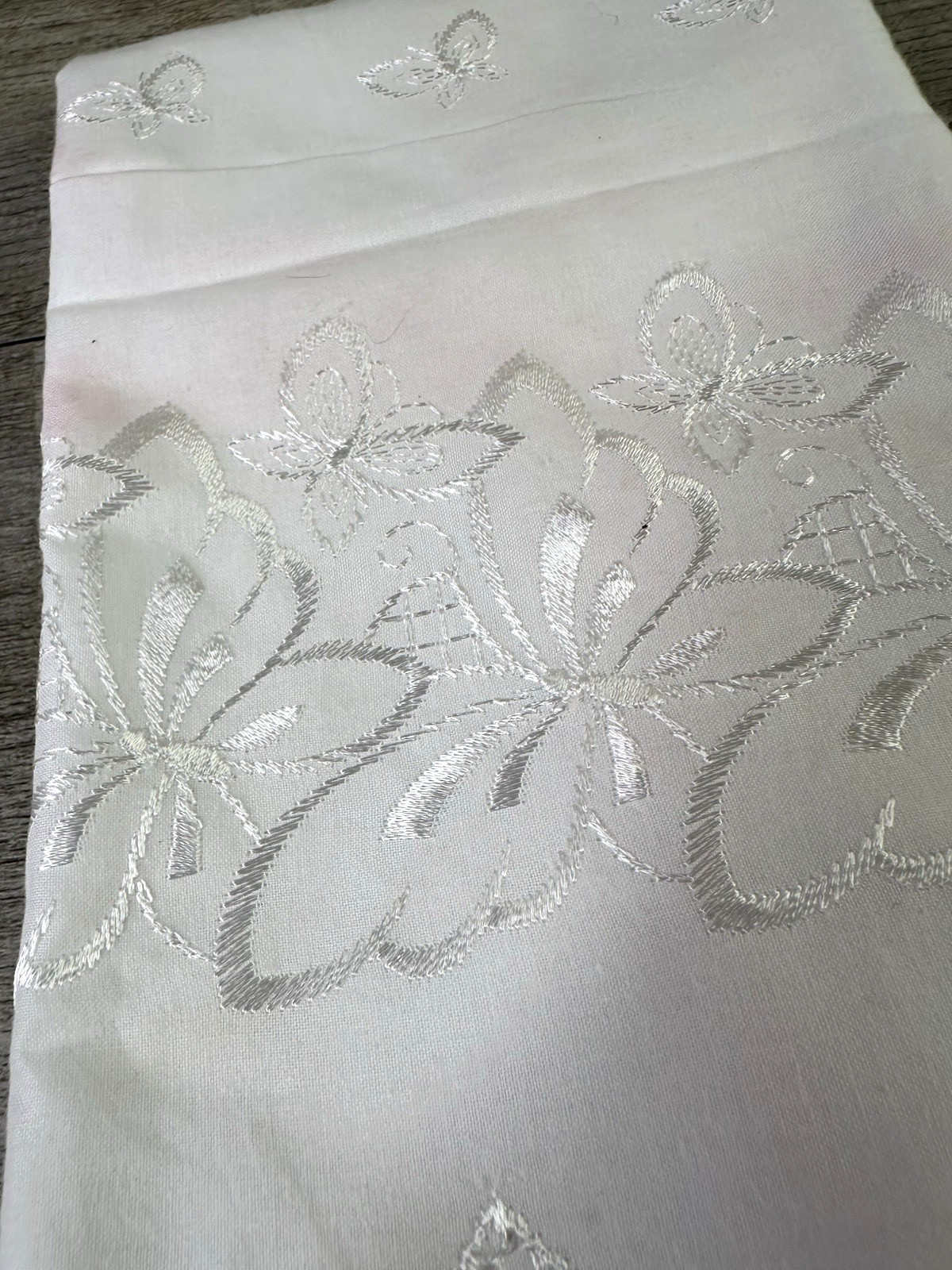 Unbranded 18″ X 44″ White Valance Unfinished Edges Butterfly Design