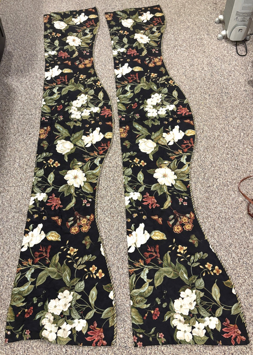 Waverly Williamsburg Magnolia Garden Black Scalloped Valance Pair 103″ x 20″