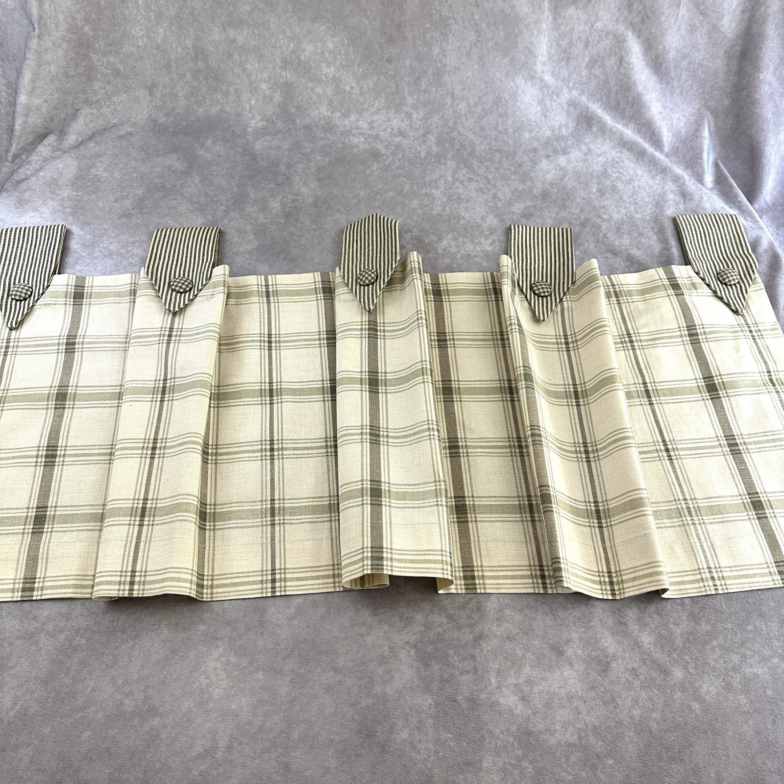 VTG Waverly Plaid Pointed Tab Valance Sage Green Taupe Cream 18×51 Farmhouse EUC