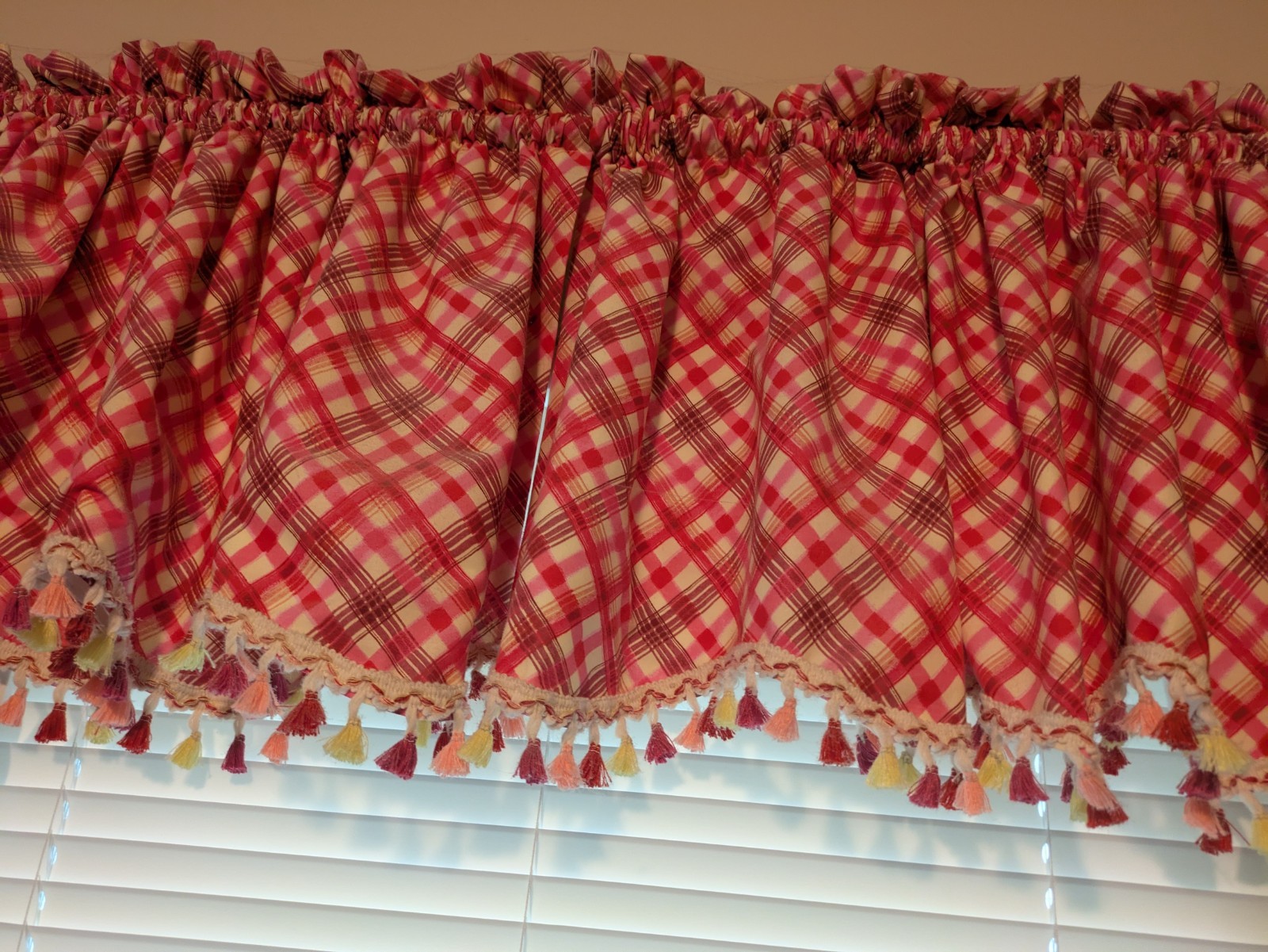 curtains , 2 panels , fully Lined, washable, Ideal for many areas