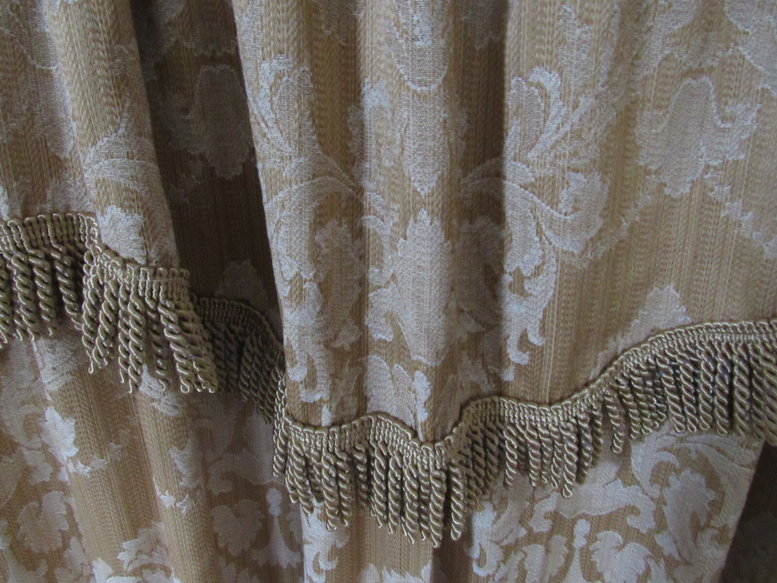 2 GOLD & WHITE DAMASK CURTAIN PANELS ATTACHED TASSLE VALANCE TIE BACKS 84X57 HV4