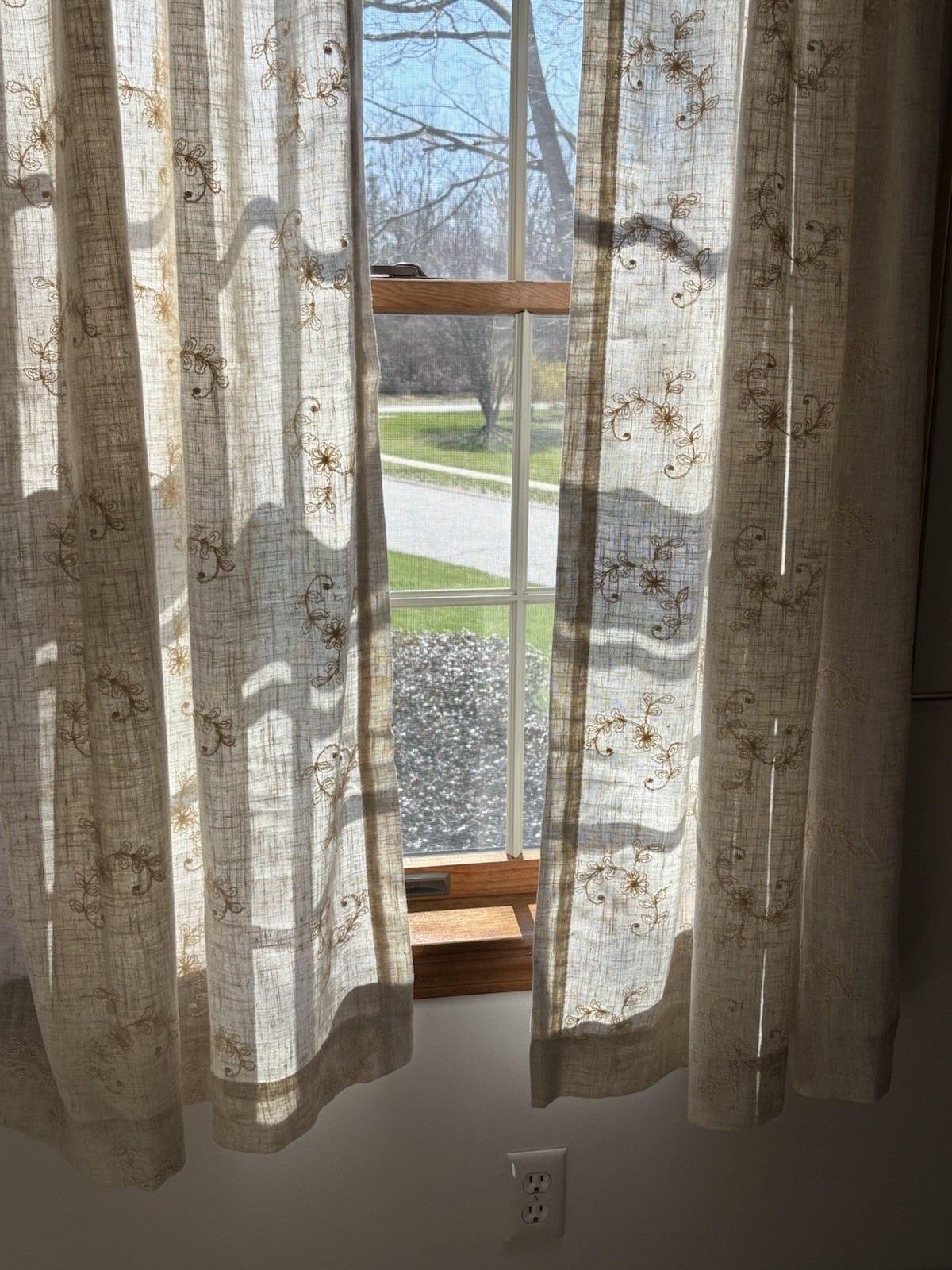 Vintage Pair of Ivory Embroidered Semi-shear Pleated Curtains 60×40”