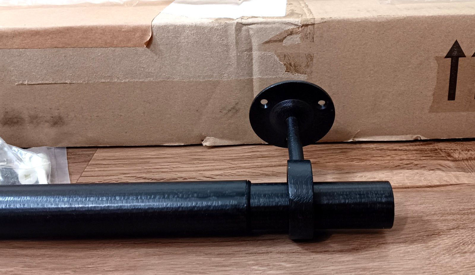 Pottery Barn Black Cast Iron Curtain Rod 1.25″ Dia. w/Round Brackets 28-48″ NEW