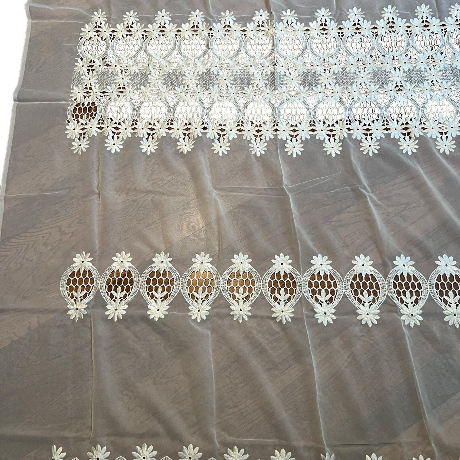 Pair VTG Lace Sheer Curtain Tiers Embroidered Scallop Daisy Flowers White Tiers