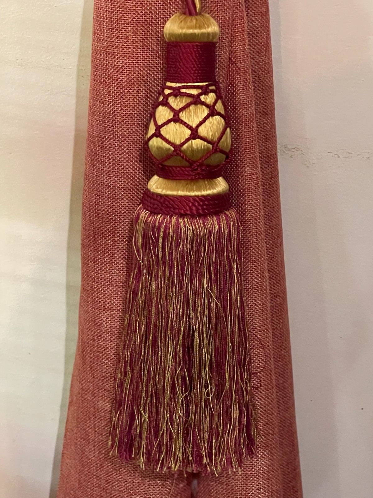 One Deco-Pro Traditional Burgundy and Gold/Beige Curtain Tassel Tieback.