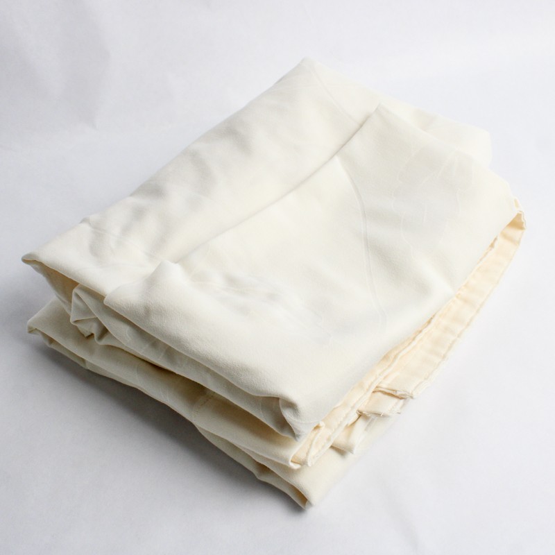 Lot Of 2 Unbranded Matching White Curtain Panels Subtle Leaf Pattern 44″ x 71″