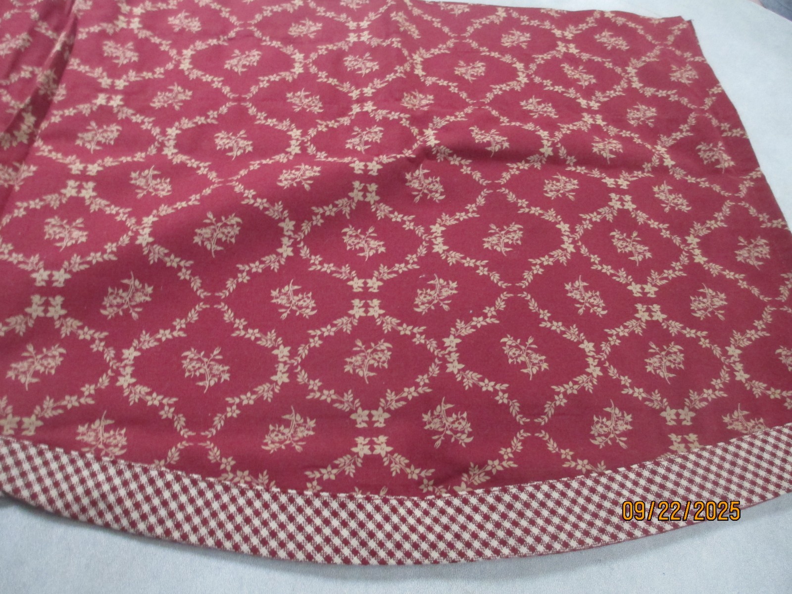 Home Coll by Raghu Savana Garden Lined Primitive Burgundy Scalloped Valance 3Ava