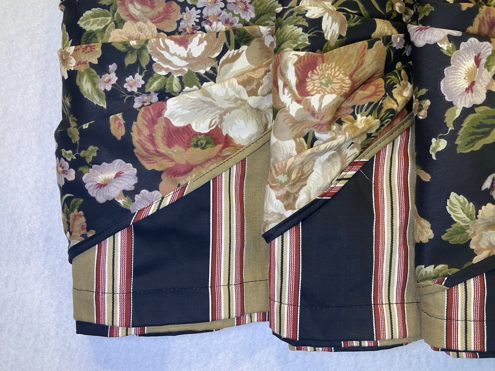 EUC Lot of 4 Waverly Valance Black Floral Stripe Traditional Elegant 74.5 x 16