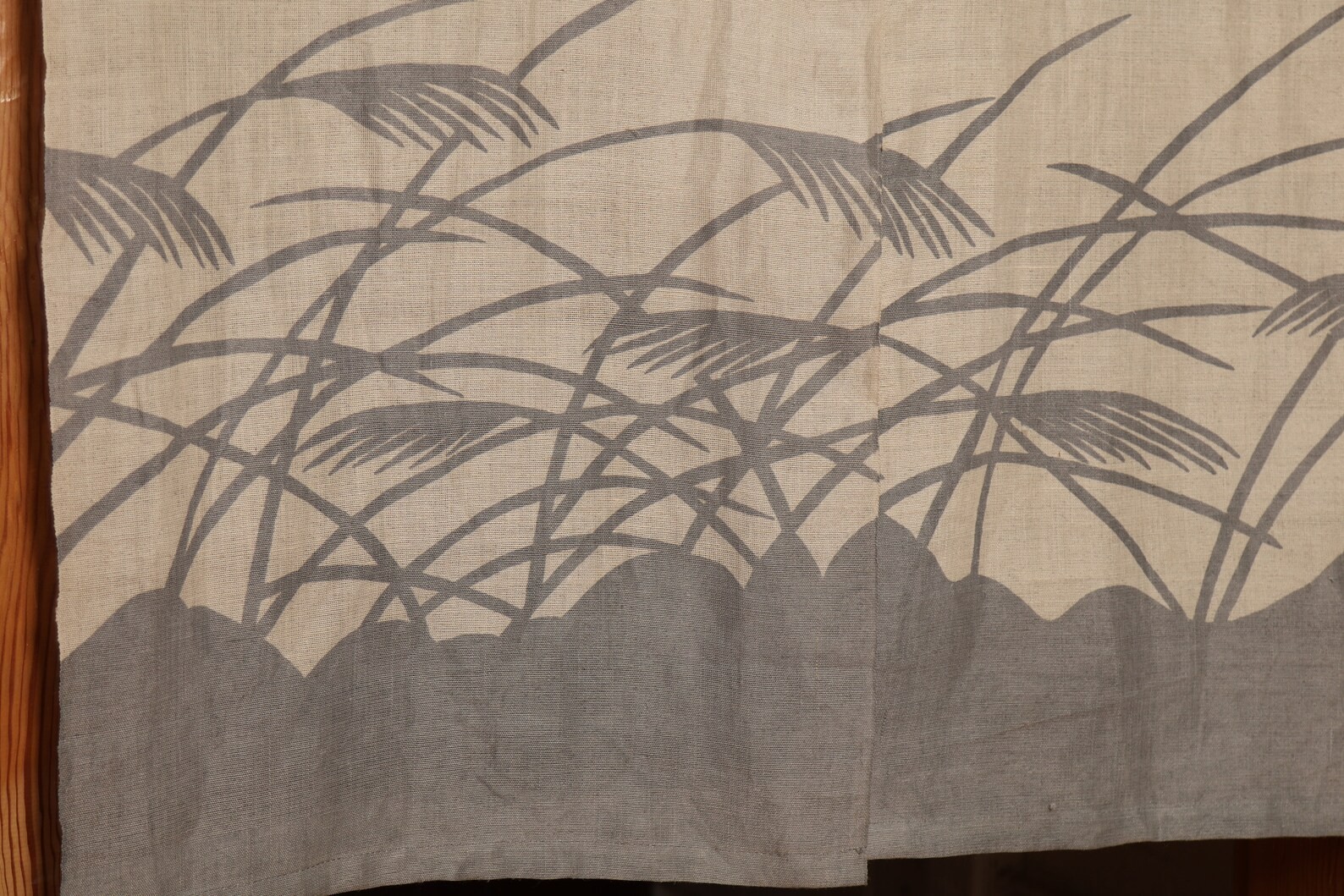 Japanese style linen noren, door way curtain. Susuki Silver Grass on Purple Gray