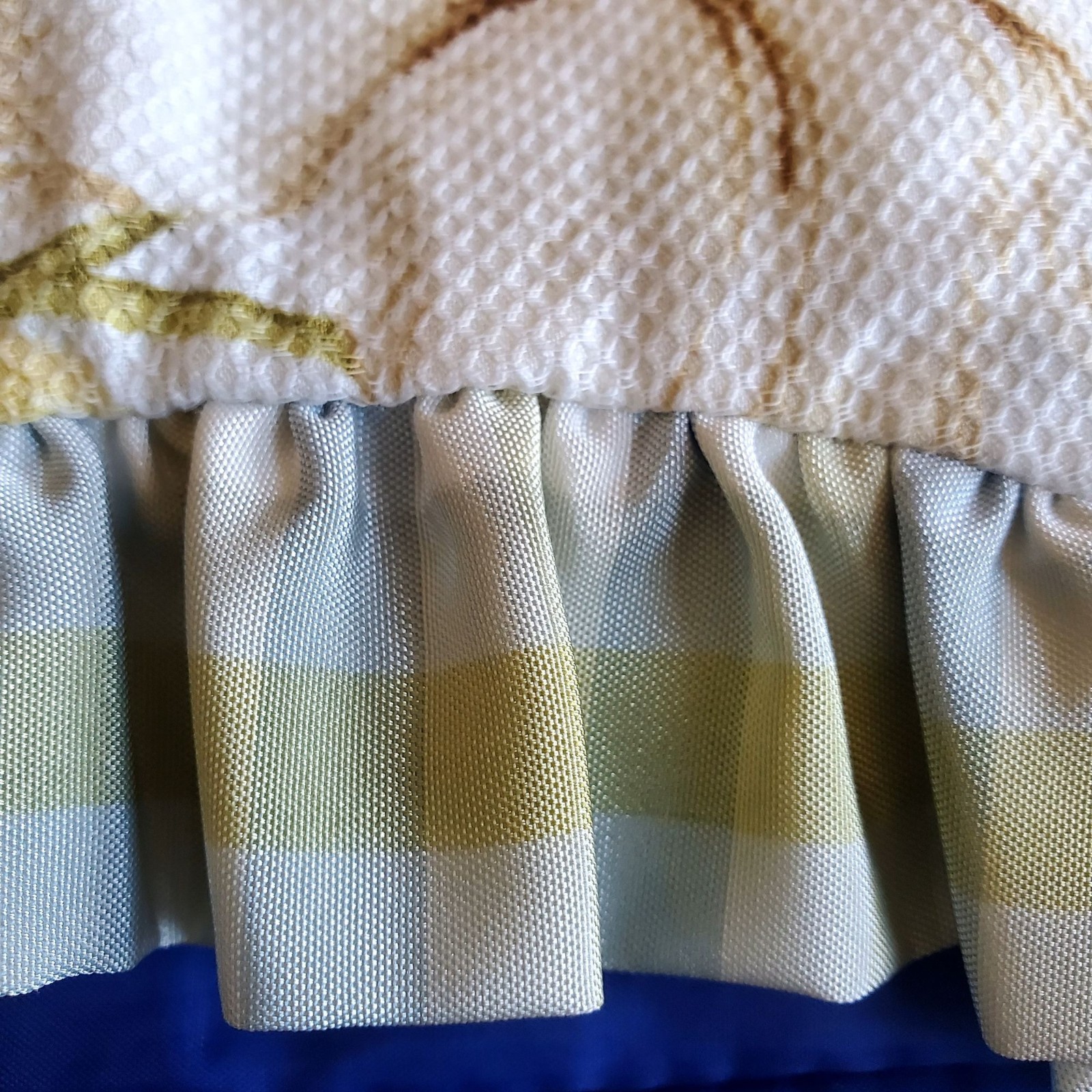 Vtg Williamsburg Valance 68Lx22″ White, Creamy Yellow Floral Cotton Plaid Ruffle