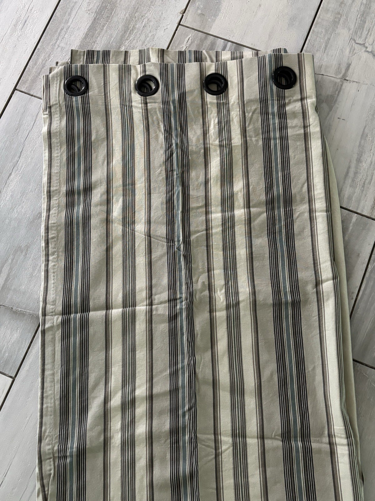 3 Beige Striped Curtains With Rings
