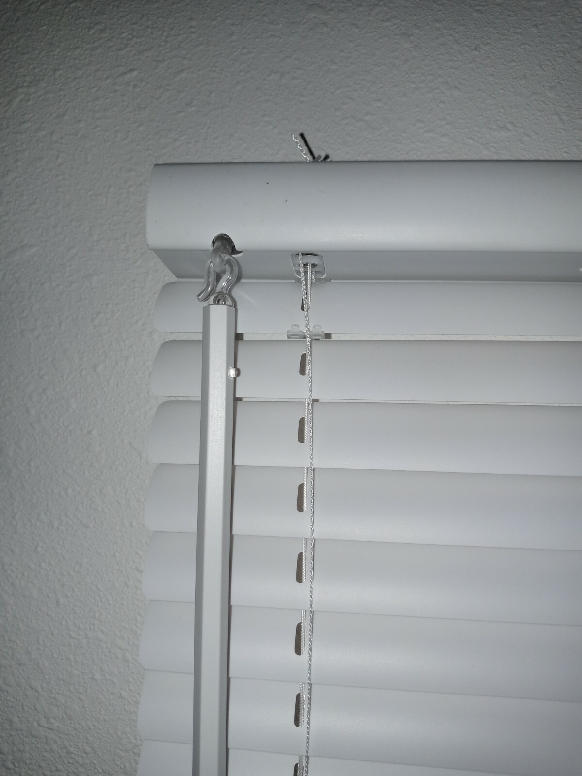 Champion 1 In. Aluminum 25 In. X 72 In. Room Darkening Mini Blind, 484919