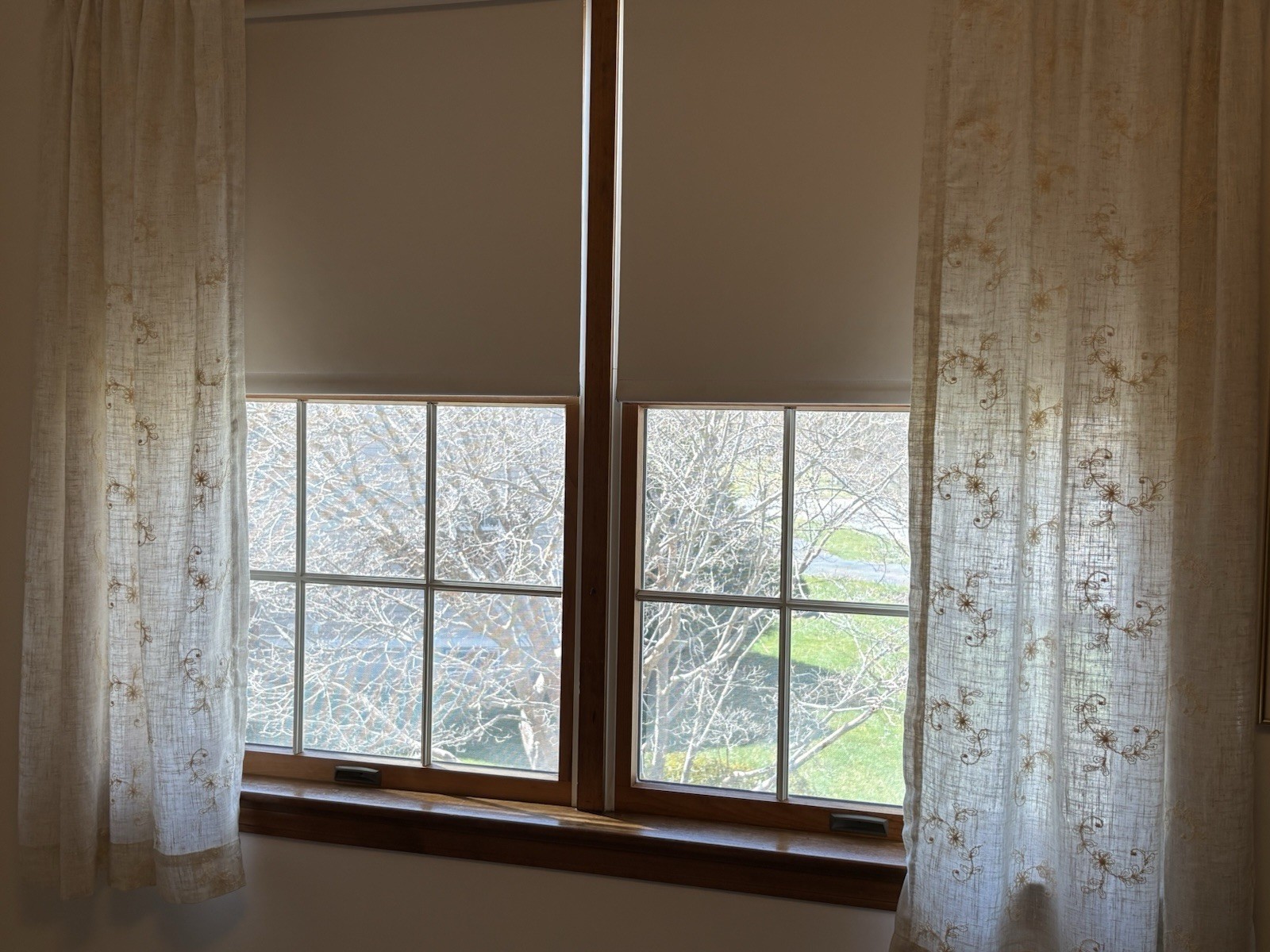 Vintage Pair of Ivory Embroidered Semi-shear Pleated Curtains 60×40”