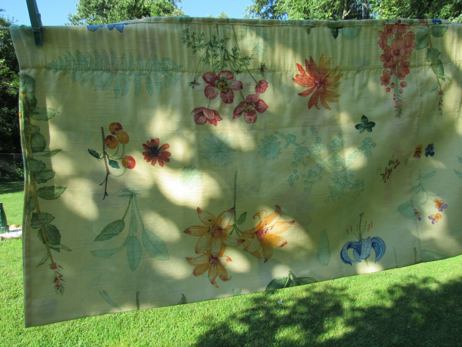 PRE-OWNED PAIR OF WAVERLY YELLOW FLORAL VALENCES – PRETTY – 16 X 79 – USA